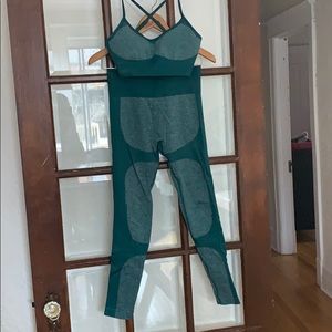 2 piece outfit for yoga emerald green size small
